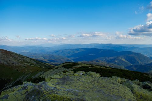 Free Majestic mountain range under a vibrant blue sky, ideal for nature lovers. Stock Photo