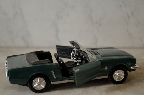 Free Green Vintage Car Scale Model Stock Photo