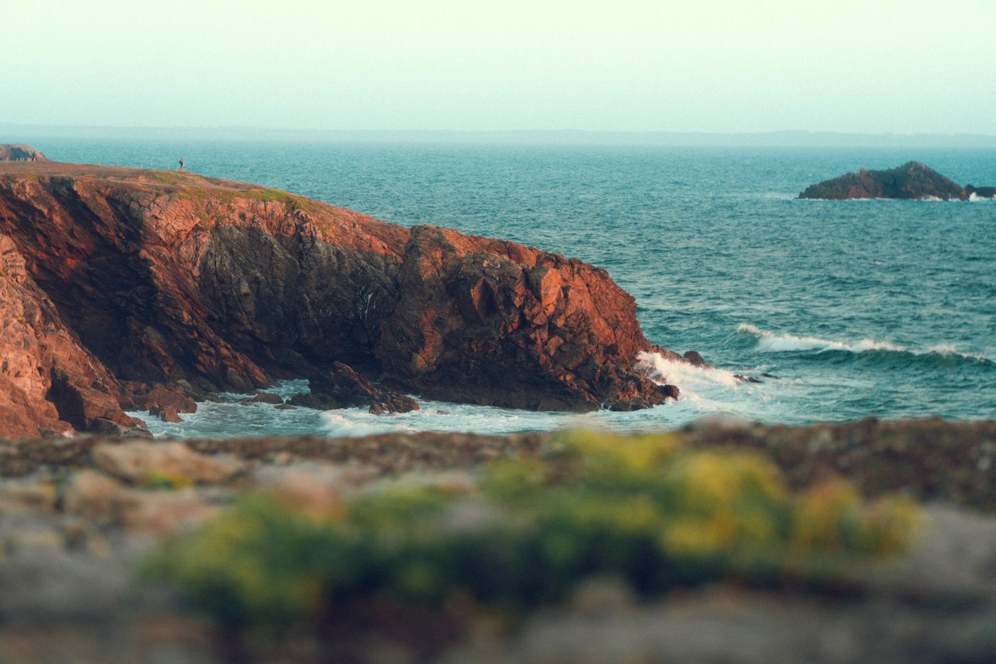 Virtual background of rocky sea cliffs — photo by Bastien Neves on Pexels