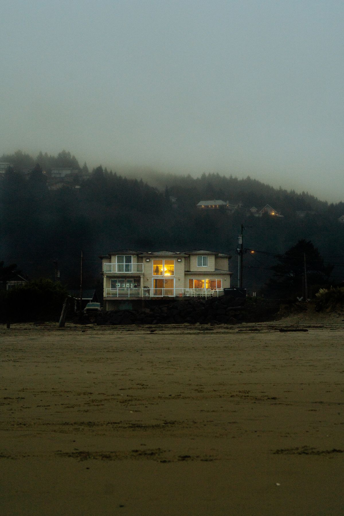 Geopolitical Calm and New Fed Leadership: What Washington State Homebuyers Need to Know About This Week's Rate Drop