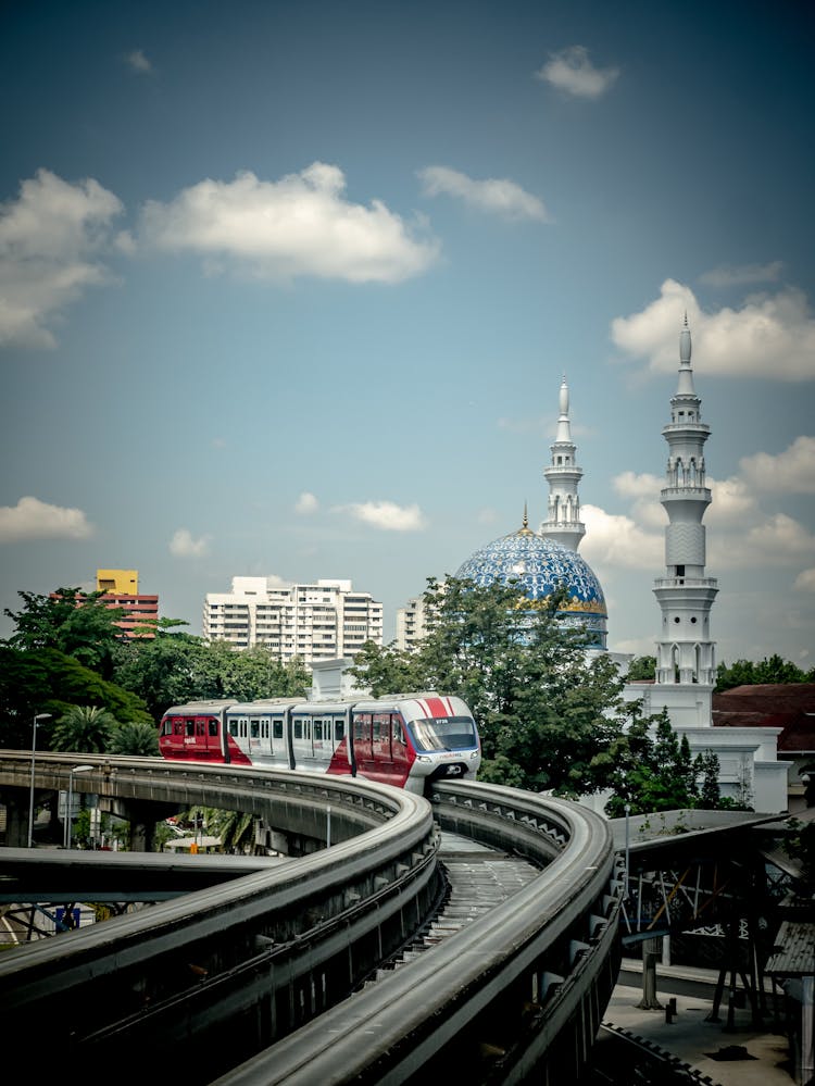 Monorail Moving On Curve Track