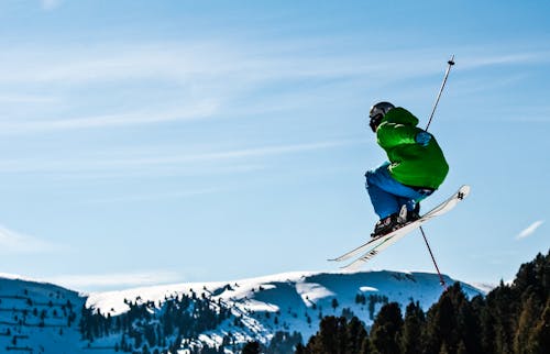 Безкоштовне стокове фото на тему «Альпи, лижі, стрибати»