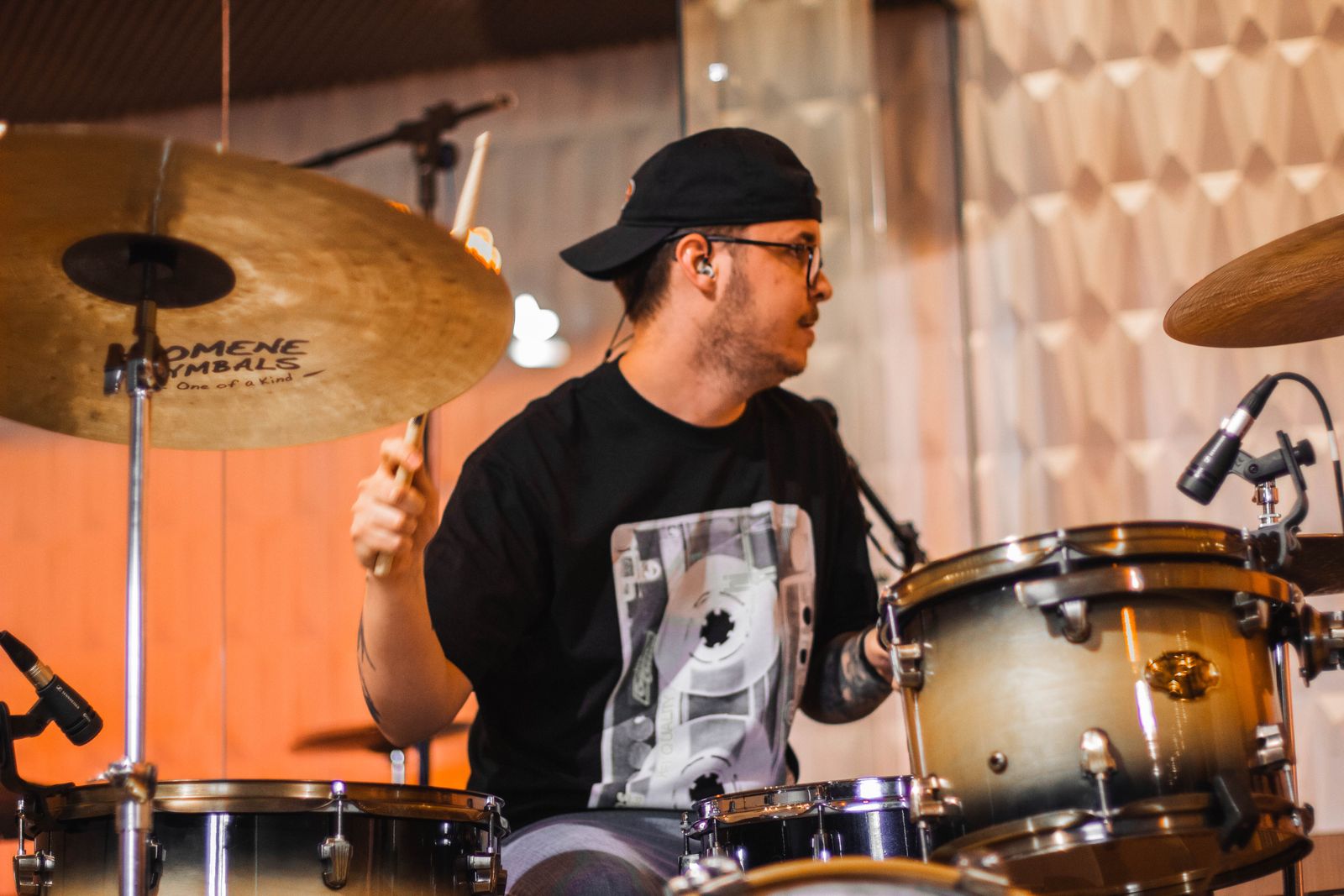 Why Individual Drum Lessons Work Better Than Group Lessons