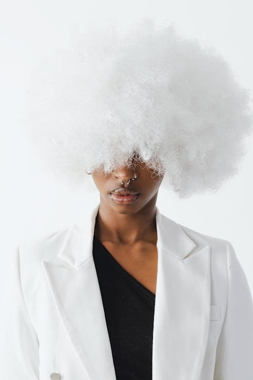 Gratis lagerfoto af afroamerikansk kvinde, hvid, hvid baggrund