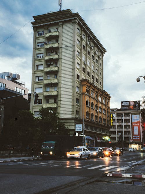 Gratis lagerfoto af avenue, butikker, butiksfacader