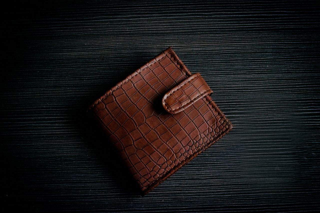 brown leather wallet, a common best man gift idea that gets used daily