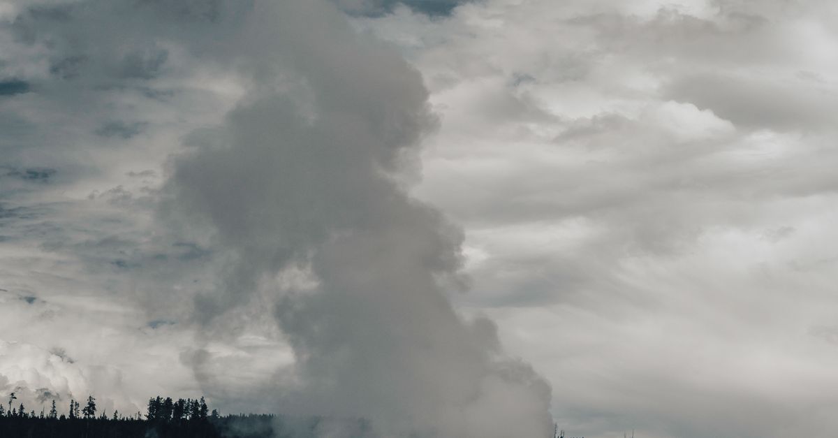 Paisagem impressionante do Parque Yellowstone, cenário simbólico da série de sucesso na TV