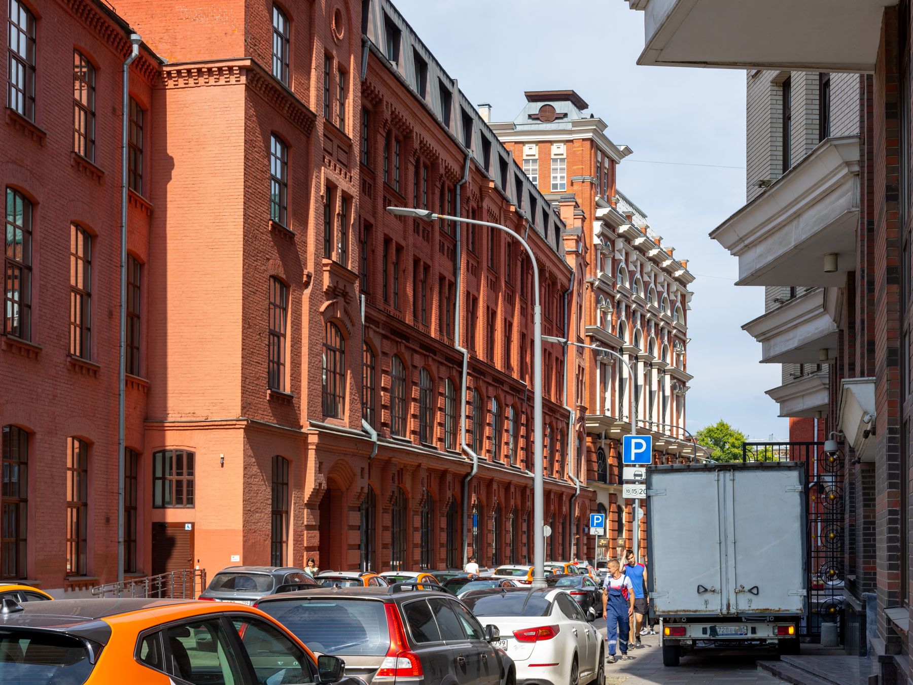 Cold Ash — movers carrying boxes for a flat move