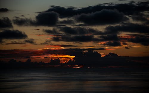 Gratis stockfoto met achtergrondlicht, avond, cloudscape