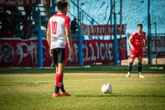 Imagen ilustrativa de la nota sobre Colón venció 2-0 a Miramar Misiones en la Serie Río de la Plata en deportes