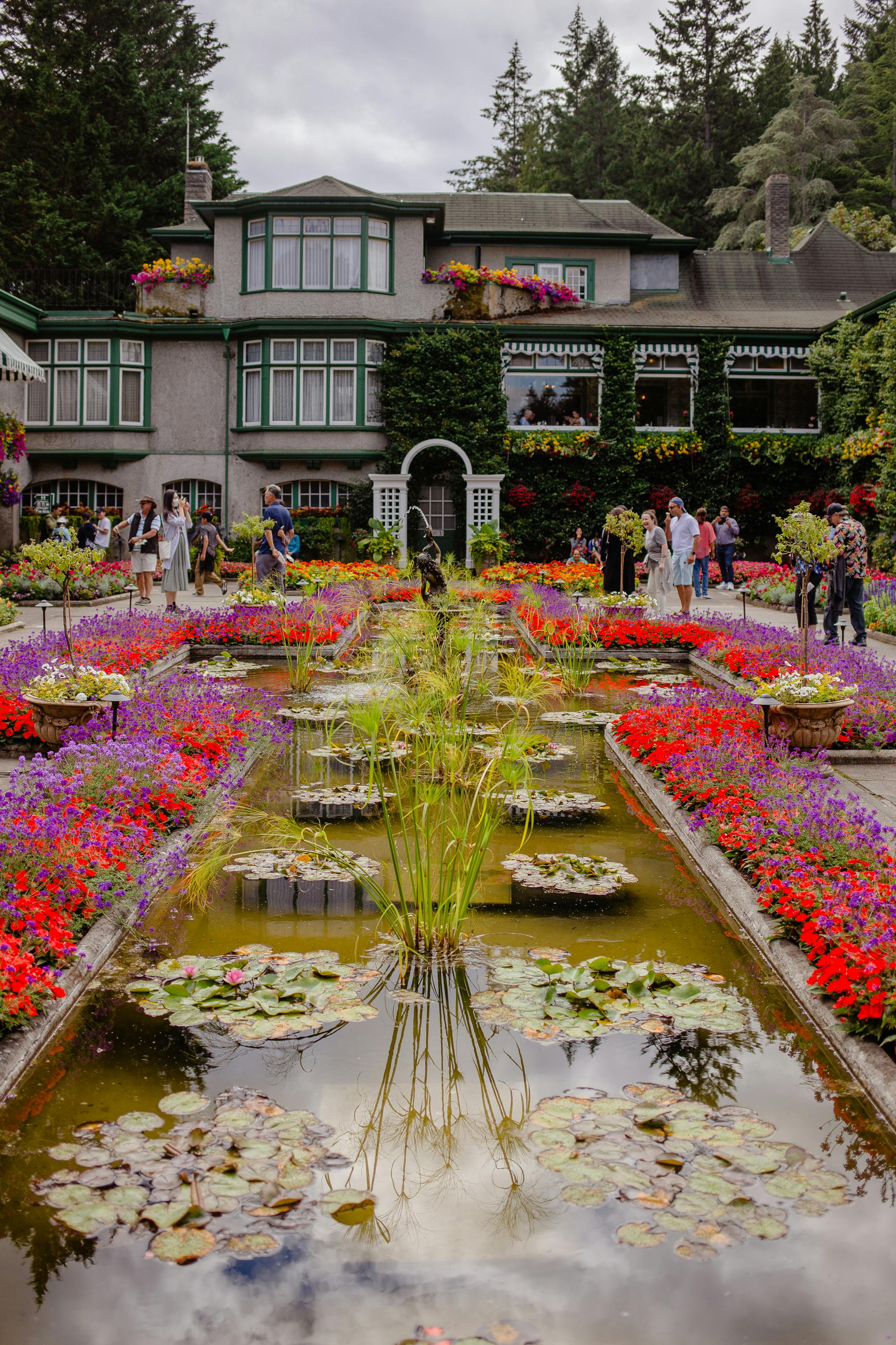 People at the Butchart Gardens in British Columbia, Canada · Free Stock