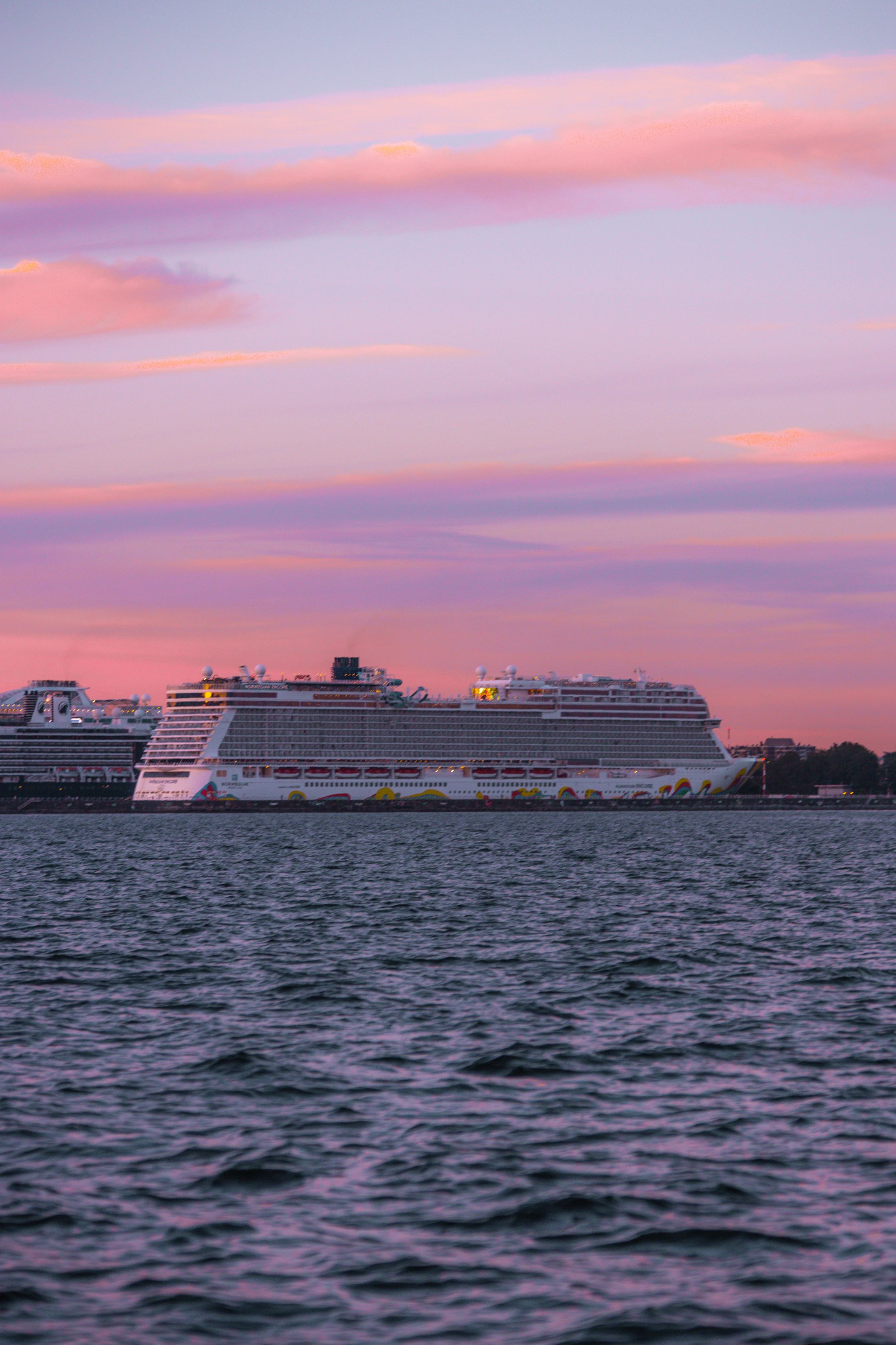 Cruise Ship at Dusk · Free Stock Photo