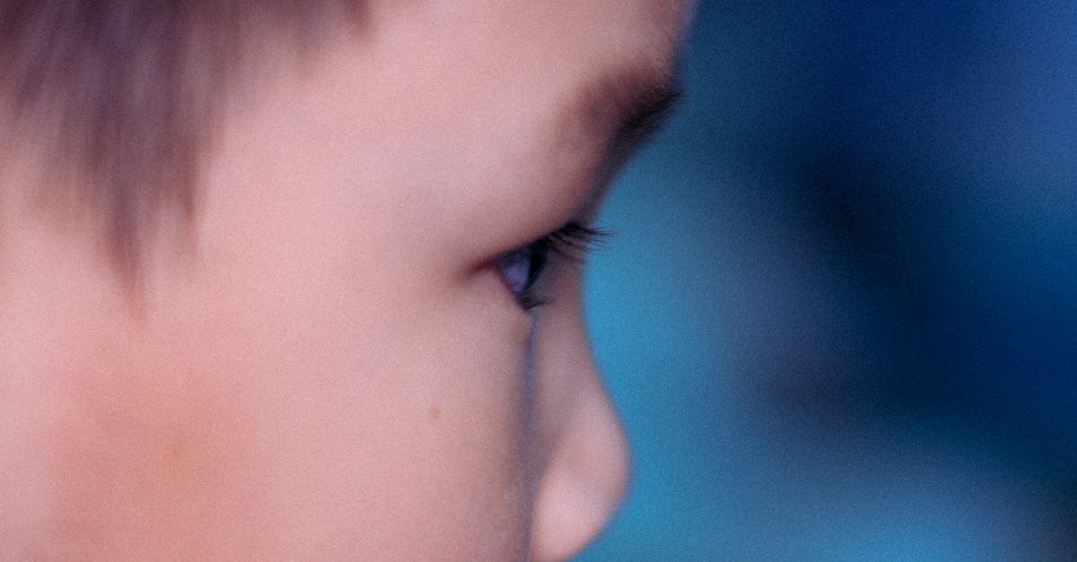 How far can the human eye see in miles