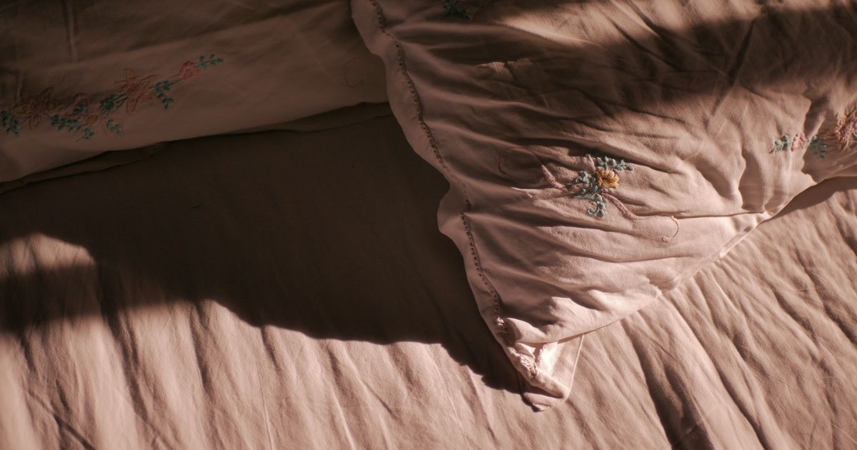 Bedroom bedding and sleep comfort — 5 Proven Strategies for Empowered Living with Chronic Pain: A Roadmap to Health and Happiness