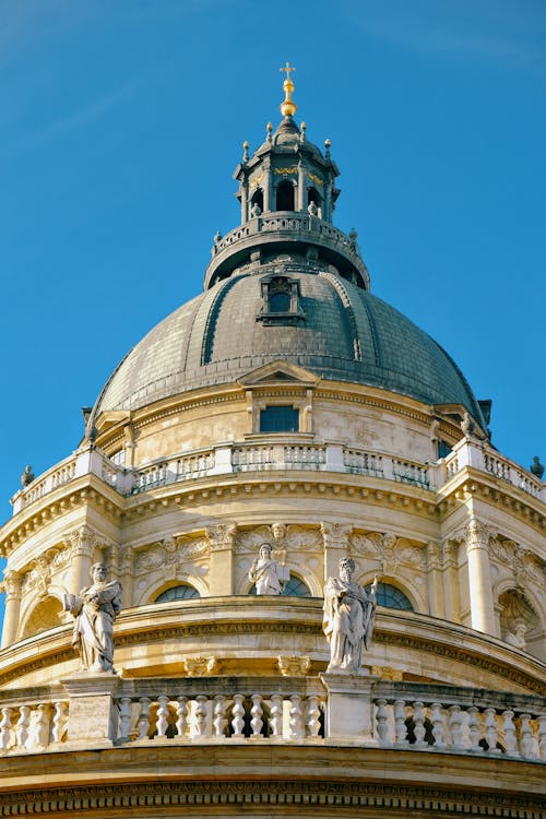 Ingyenes stockfotó alacsony szögű felvétel, Budapest, dóm témában