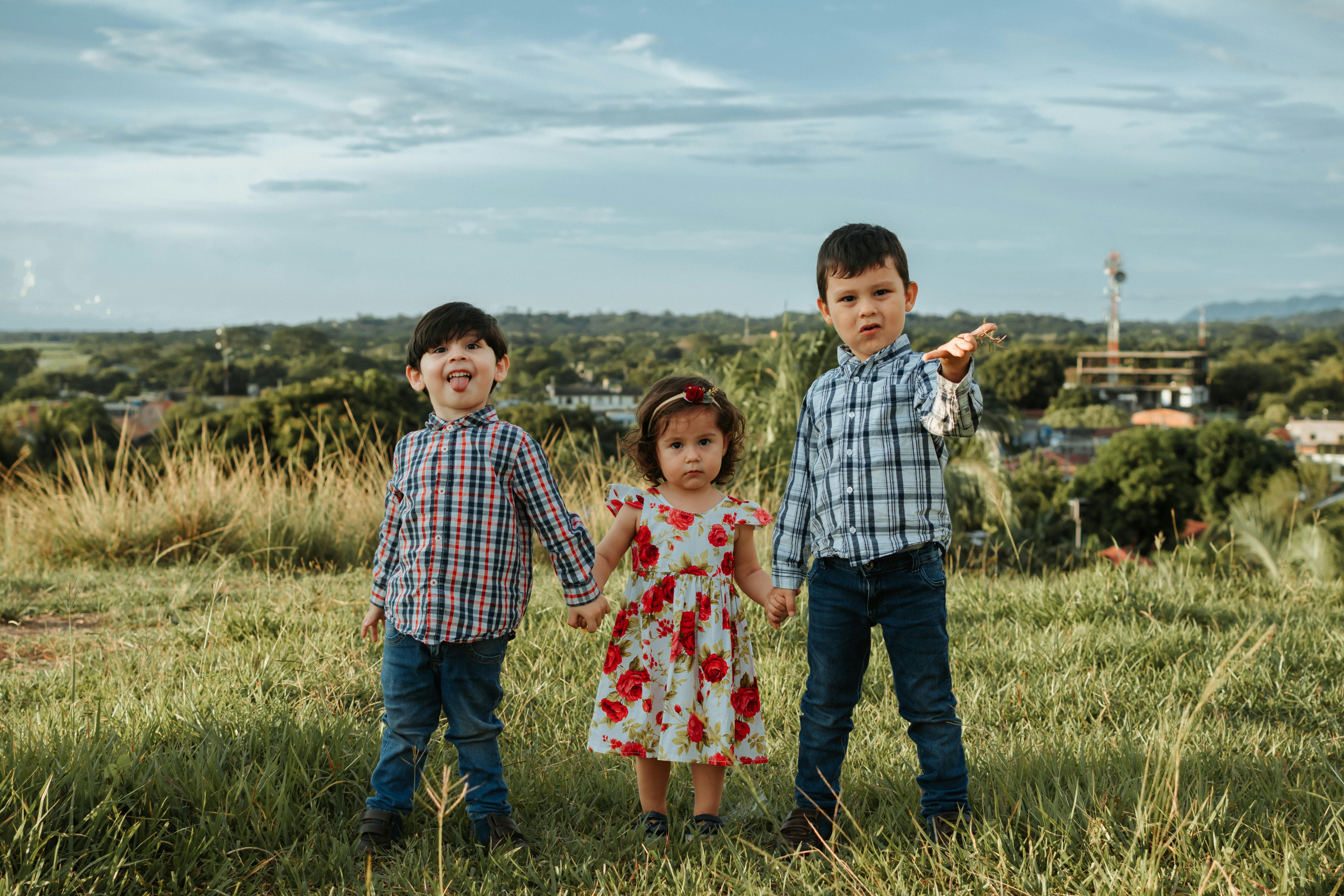 Asking Eric: As family’s children reach adulthood, the burden to travel has shifted to aging parents — Photo by Catalina  Her
