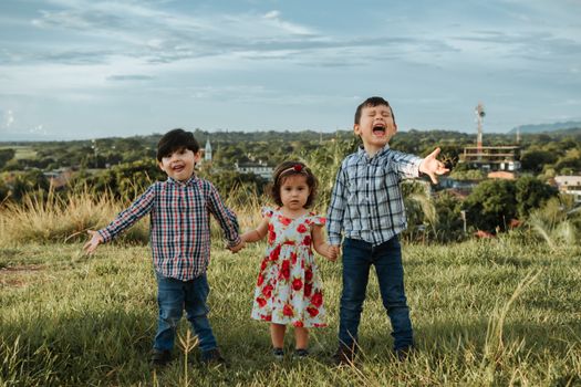 Free stock photo of hermanos, hijos, niños