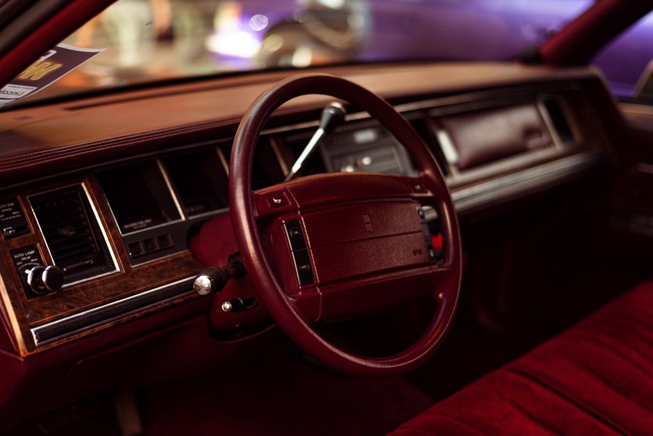 Top 10 London Chauffeur Companies for Business Functions 3 event planner using a digital platform to compare multiple chauffeur quotes for a large London business conference