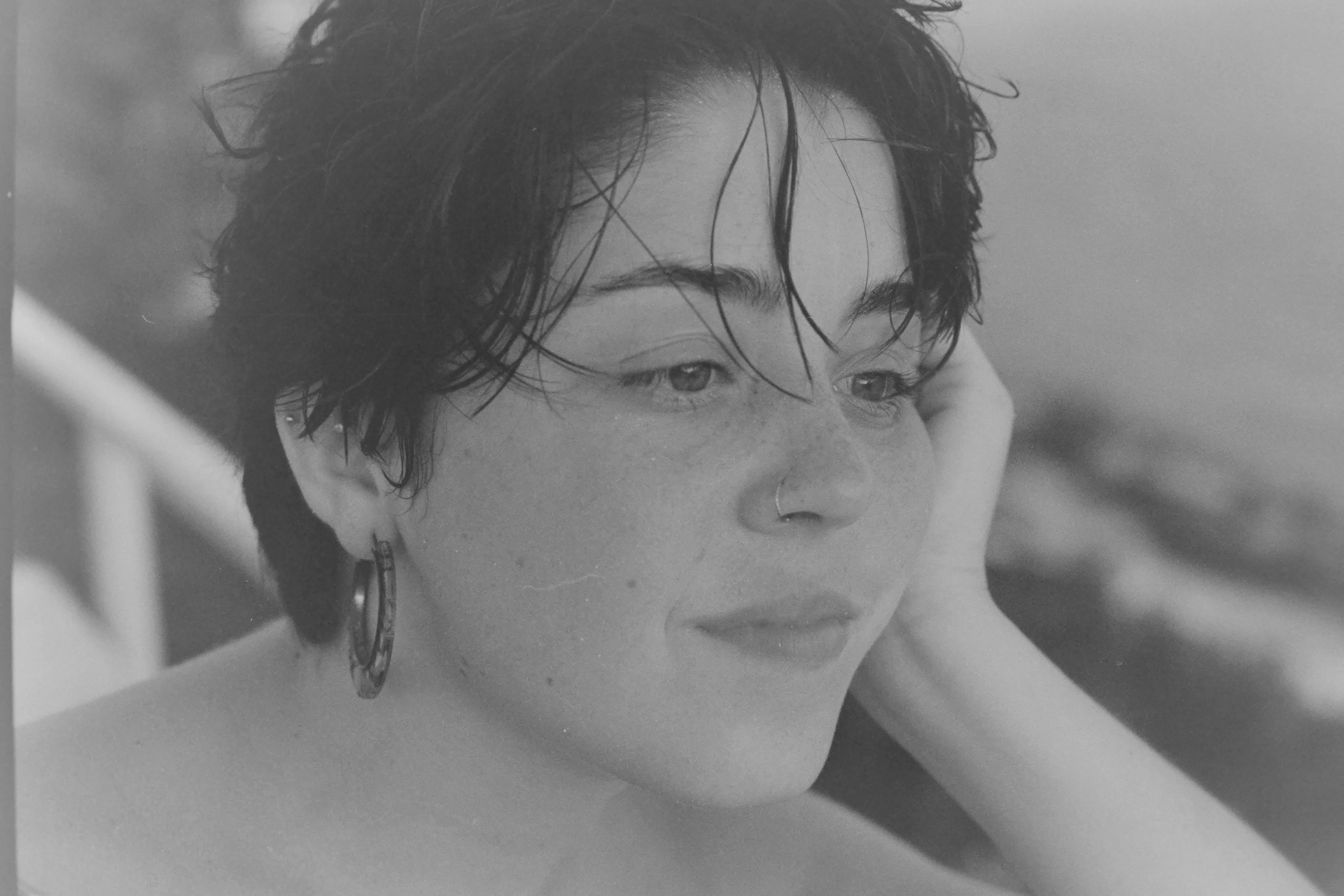 Woman on Tree · Free Stock Photo