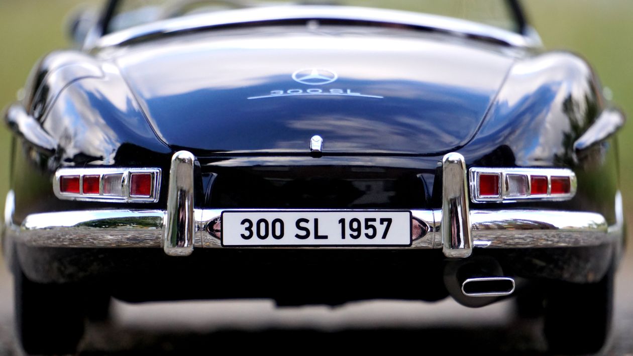 Blue Mercedes Benz With 300 Sl 1957 Car License Plate Free Stock Photo blue-mercedes-benz-with-300-sl-1957-car-license-plate-free-stock-photo