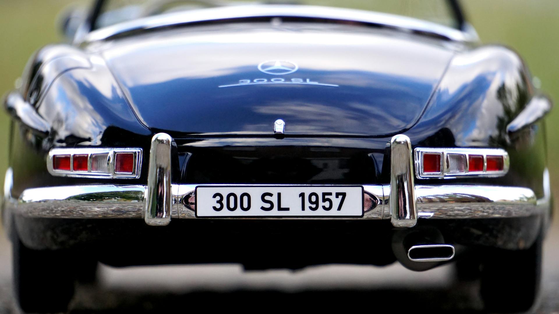 Blue Mercedes Benz With 300 Sl 1957 Car License Plate