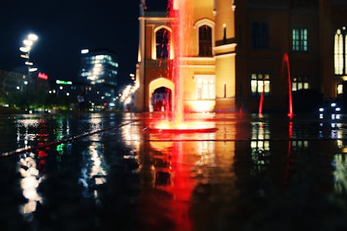 Fontana Di Luce Sulla Strada