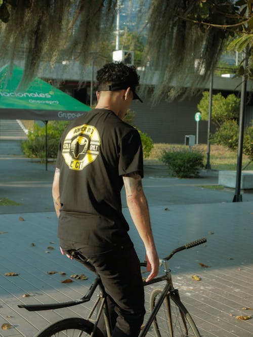 Fotobanka s bezplatnými fotkami na tému bicyklovanie, mestský, muž