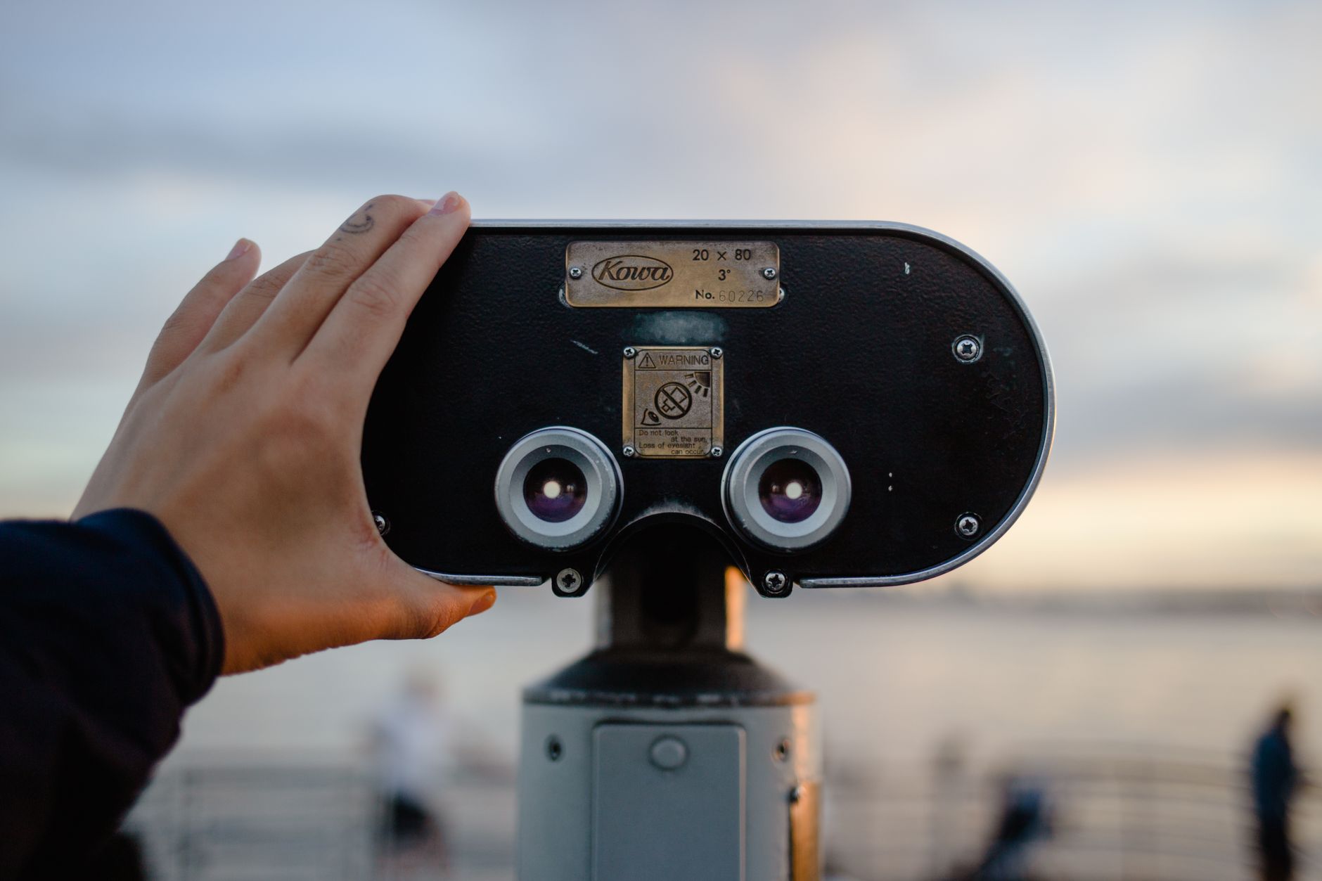 Competitor AI Search Visibility: Tracking Tools and Metrics Benchmark 2024