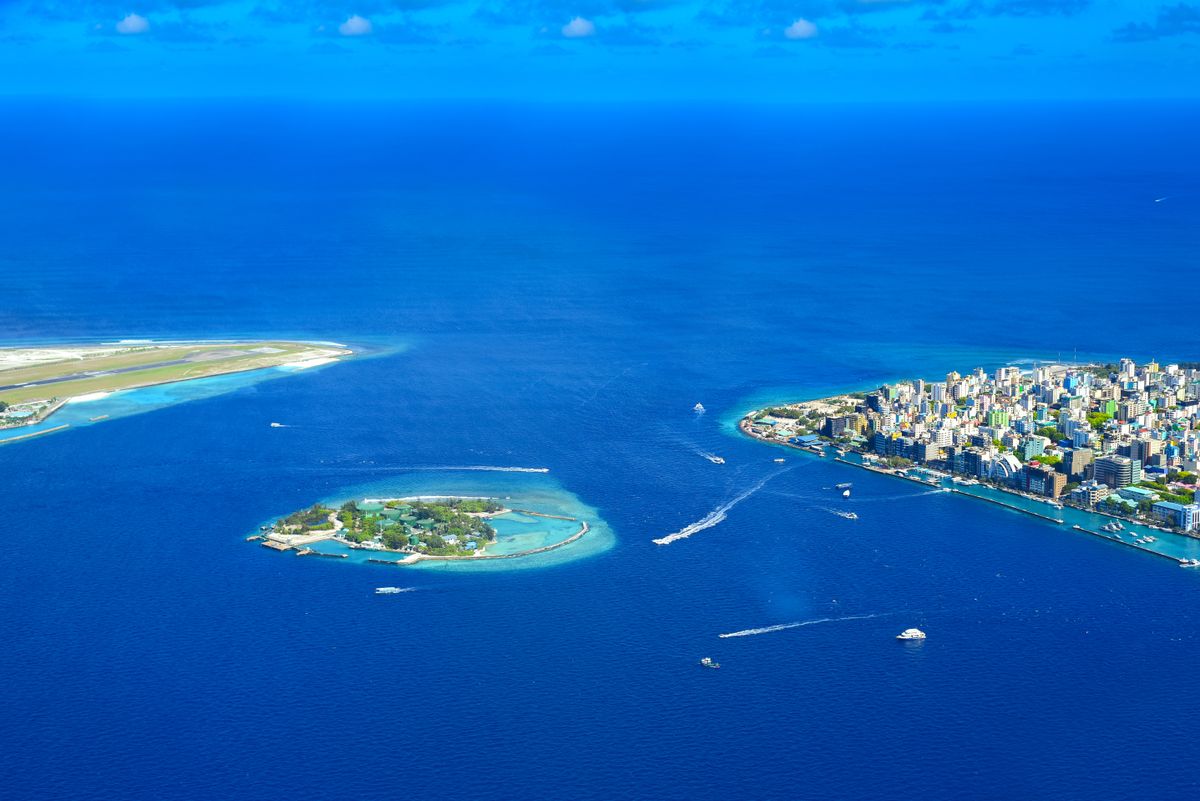 Maldive - Malé și insula aeroportului Hulhumalé, vedere de sus