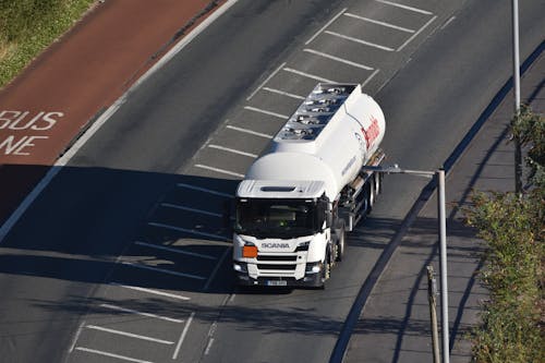 Immagine gratuita di camion, ripresa dall'alto, trasporto