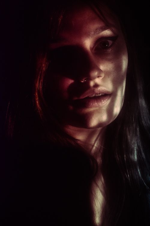 bezplatná Základová fotografie zdarma na téma detail, dramatické osvětlení, emoční výraz Základová fotografie
