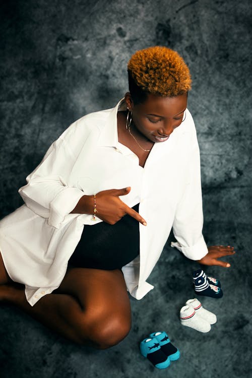 Immagine gratuita di calzini, donna, donna afro-americana