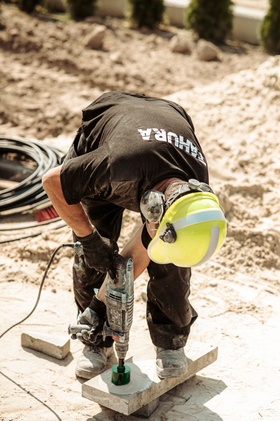 Staubarme Bohrtechnik auf Baustelle
