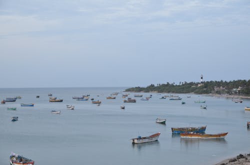 Foto profissional grátis de água, barcos, céu