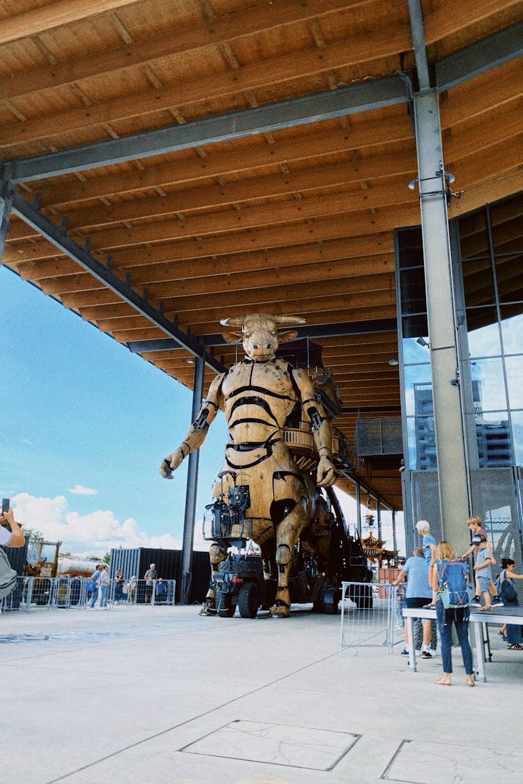 Astèrion The Giant Mechanical Minotaur Found In The Machines Of The Isle In Nantes, France