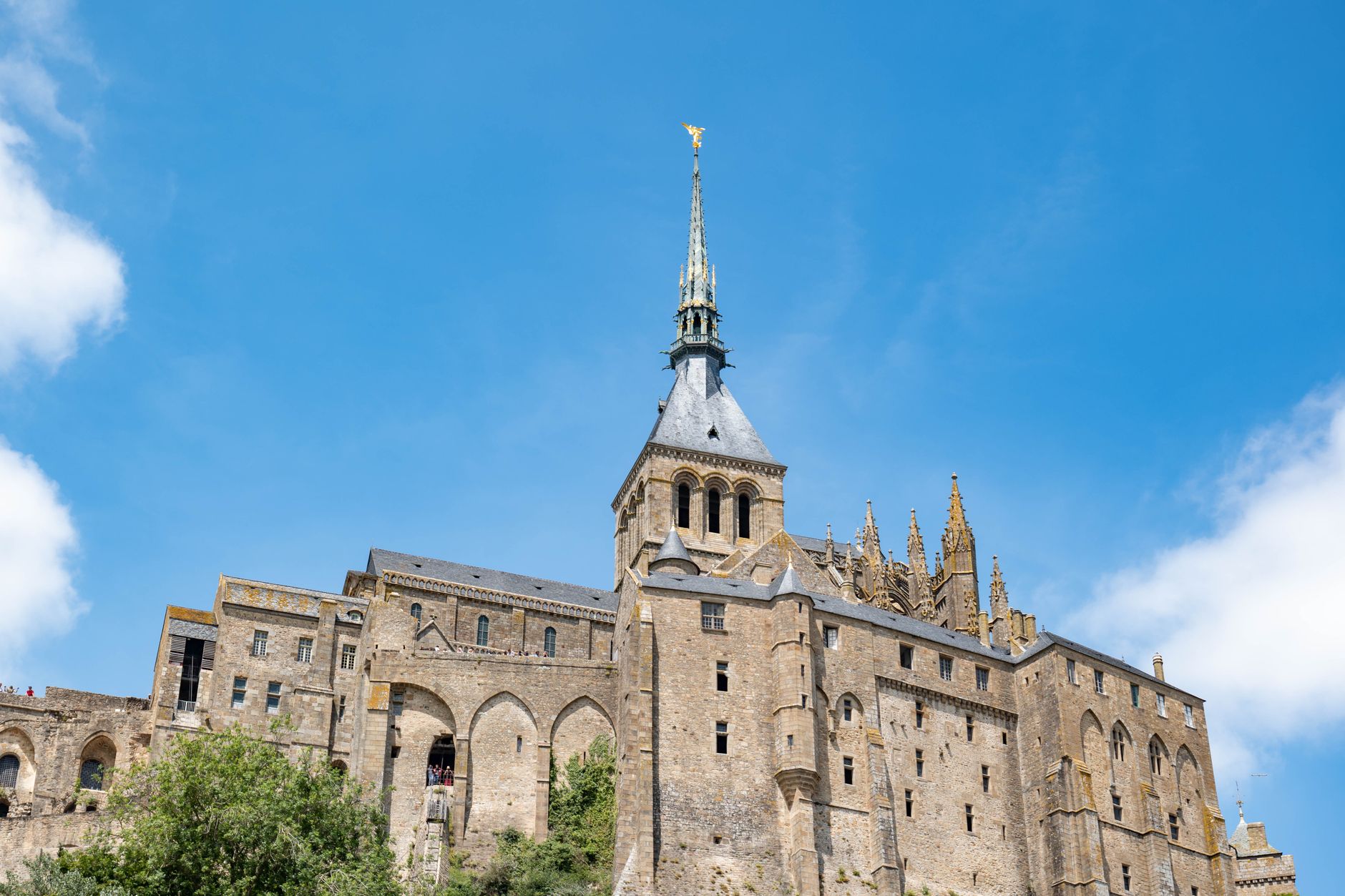 Airport transfers in Mont St Michel Airport transfers in Mont St Michel