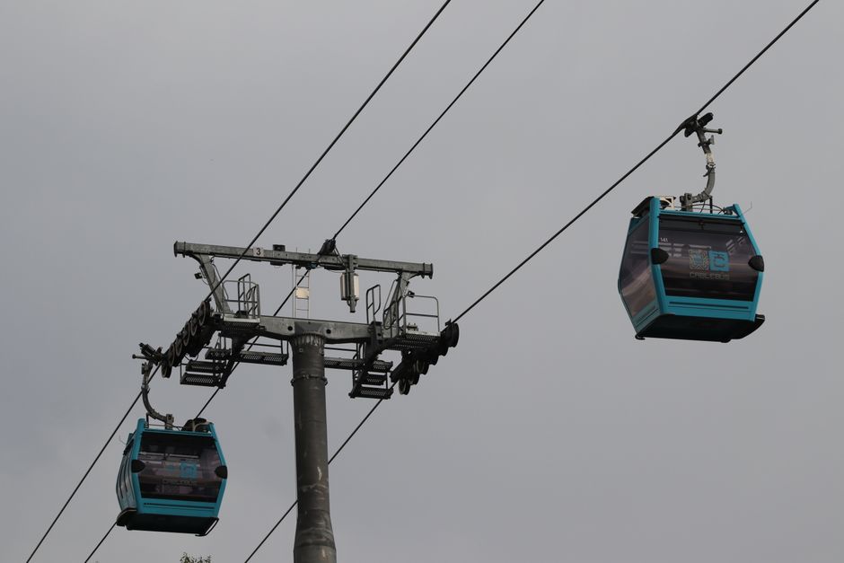 Tianmen Mountain Glass Walkway Cable Car — The Cable Car (天门山索道)