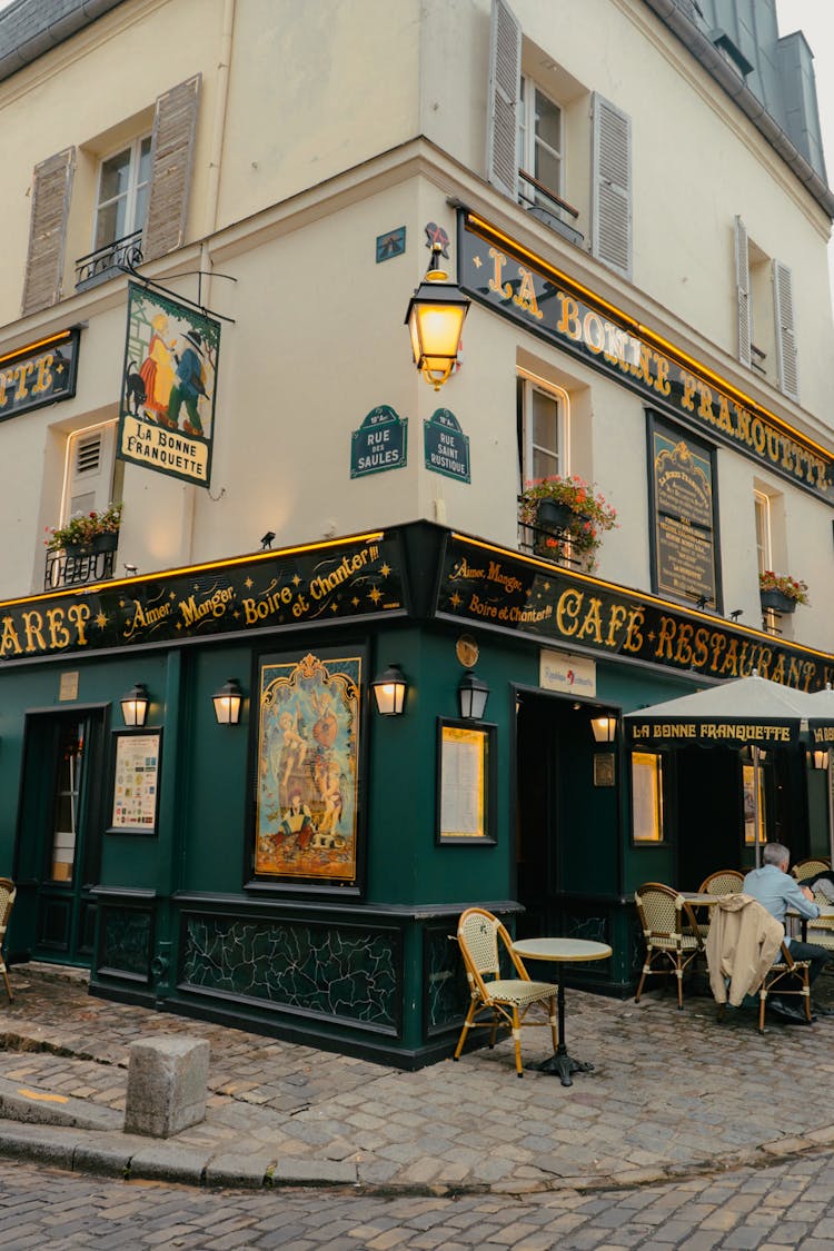 A Restaurant On The Sidewalk