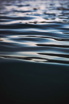 Dramatisches Wasser & Licht – Abstrakte 3D Kunst