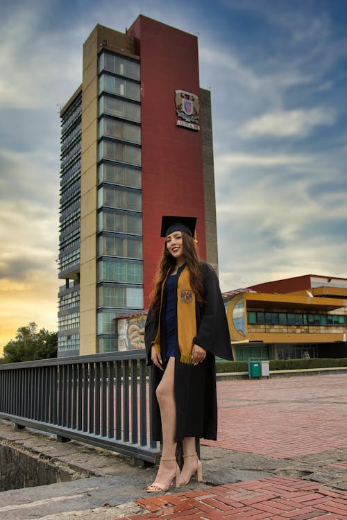 Gratis lagerfoto af akademisk, dimittere, graduering hat Lagerfoto