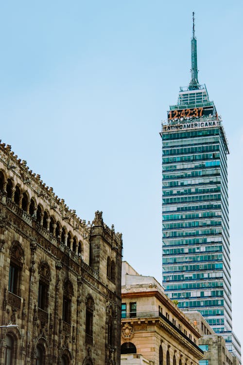 Foto d'estoc gratuïta de cel blau, ciutat de mèxic, edifici alt