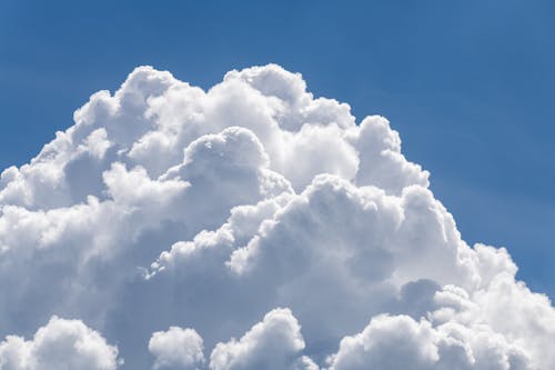 Základová fotografie zdarma na téma atmosféra, bílé mraky, modrá obloha