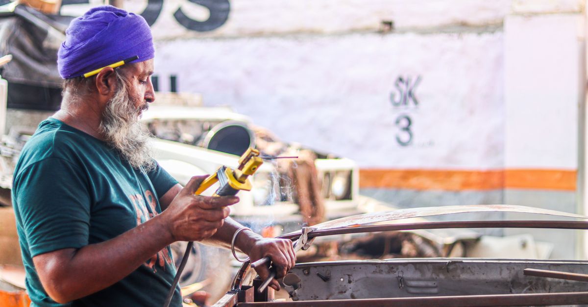 Dadar Mandi repair proposal sparks debate over BMC market policy