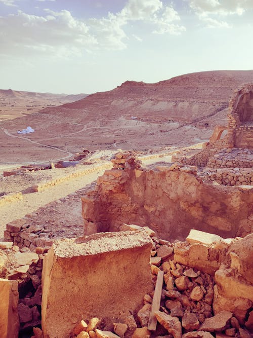 Immagine gratuita di brown mountain, formazioni rocciose, fotografia aerea