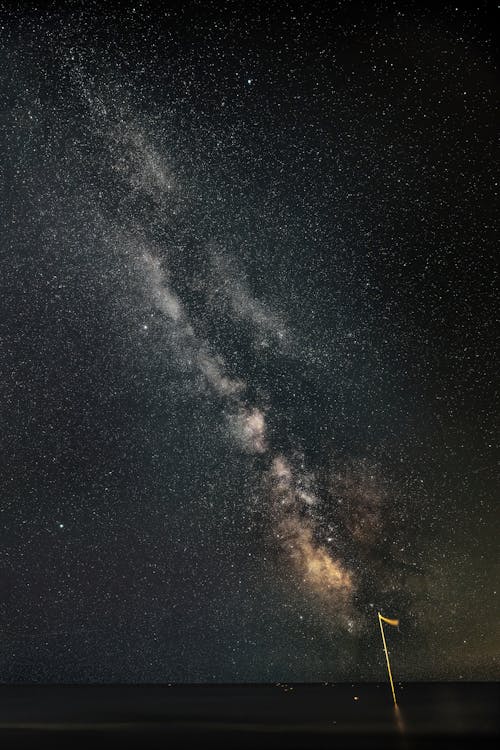 dikey atış, galaksi, gece içeren Ücretsiz stok fotoğraf