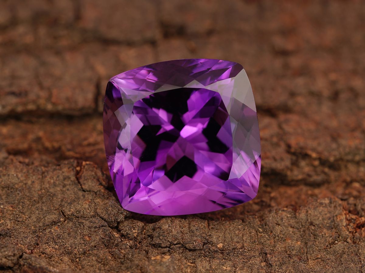 Gemstone Dice: What They Are and Why Premium Brands Choose Them