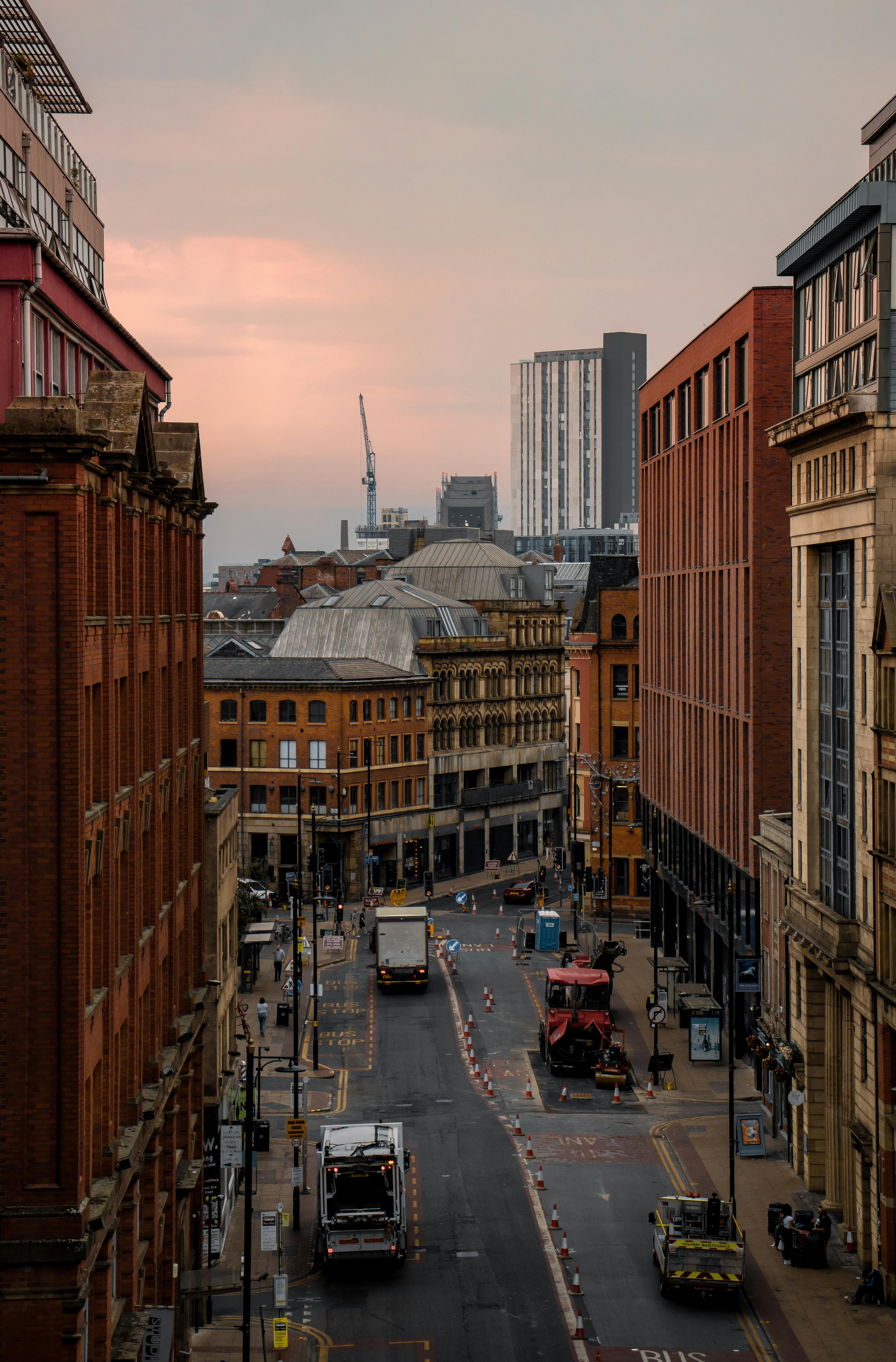 Manchester: Khám phá thành phố Manchester xinh đẹp, nổi tiếng với bóng đá và đồi Pennine hoang sơ. Từ Trung tâm thành phố đến Old Trafford Stadium của Manchester United, những thắng cảnh của thành phố này sẽ đưa bạn vào một hành trình thực sự đáng nhớ.