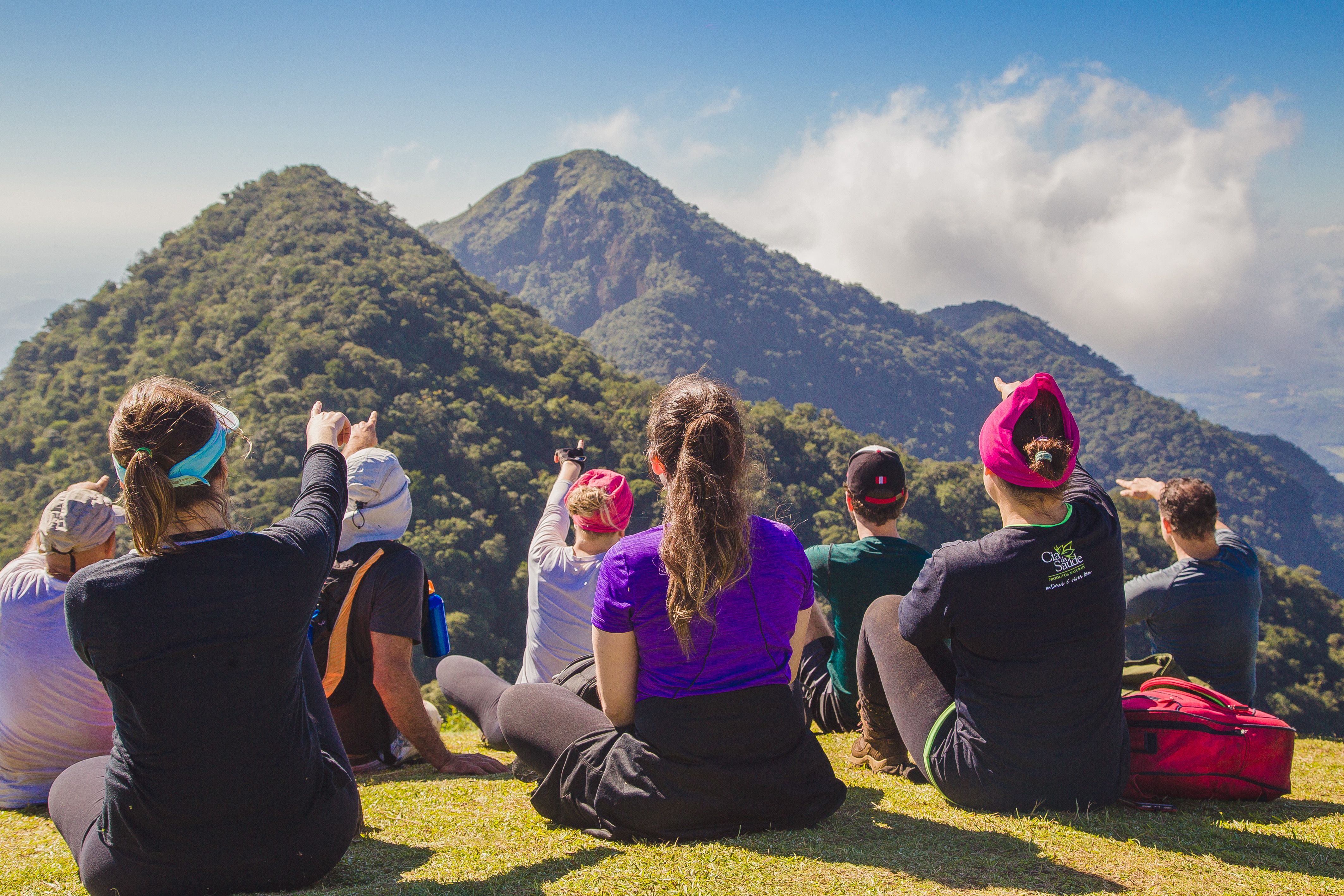 Familiar faces and new talent: Who are the cast of Travel Guides 2026? — Photo by Carlos Diego schmidt on Pexels