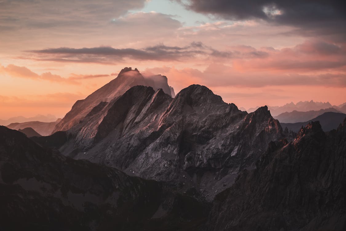 Photo of Rocky Mountain during Dawn