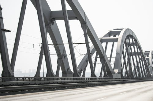 Fotos de stock gratuitas de blanco y negro, carretera, construcción